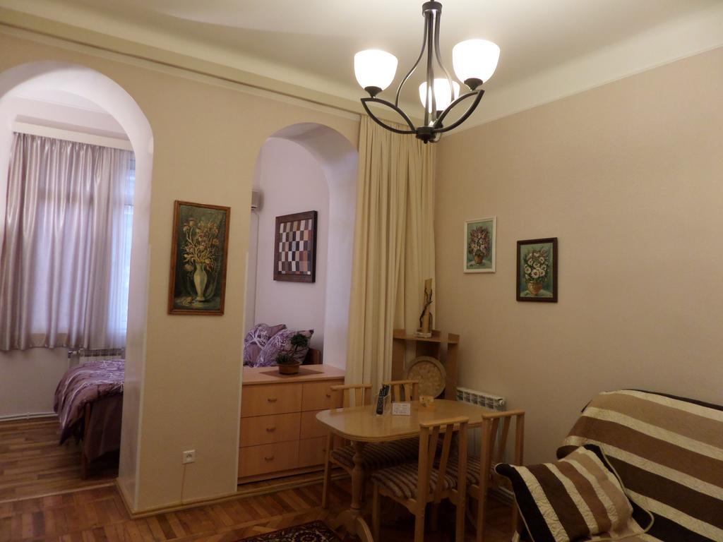 Ara & Gaya Аpartment Appartement Jerevan Buitenkant foto