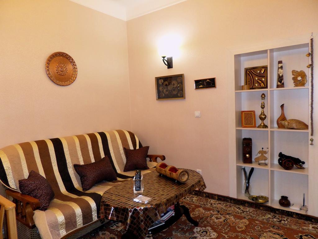 Ara & Gaya Аpartment Appartement Jerevan Buitenkant foto