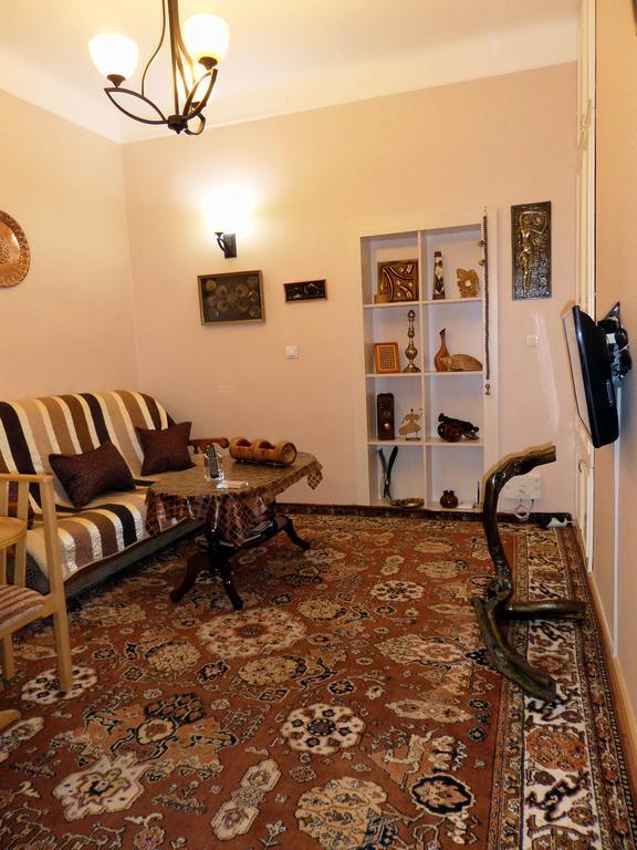 Ara & Gaya Аpartment Appartement Jerevan Buitenkant foto